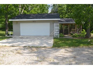 Property photo 6 - Country Home Real Estate Auction on 2 Secluded Acres